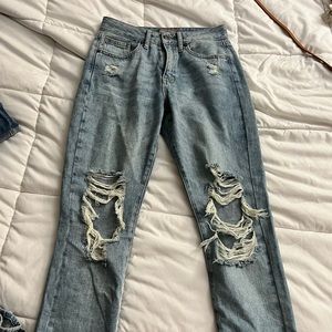 Distressed boyfriend relaxed fit jean